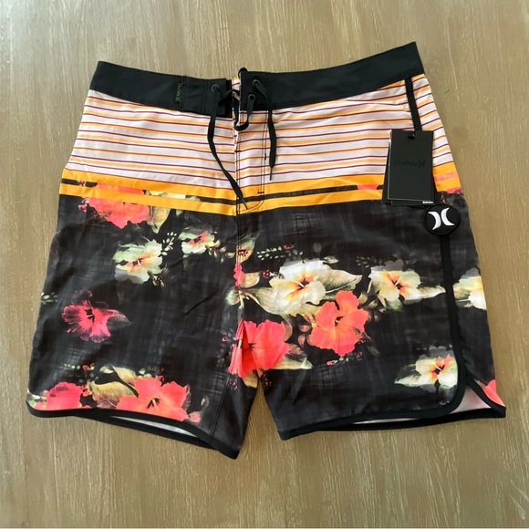 NWT Hurley Men’s Phantom 18” Boardshorts - Black - Picture 1 of 5